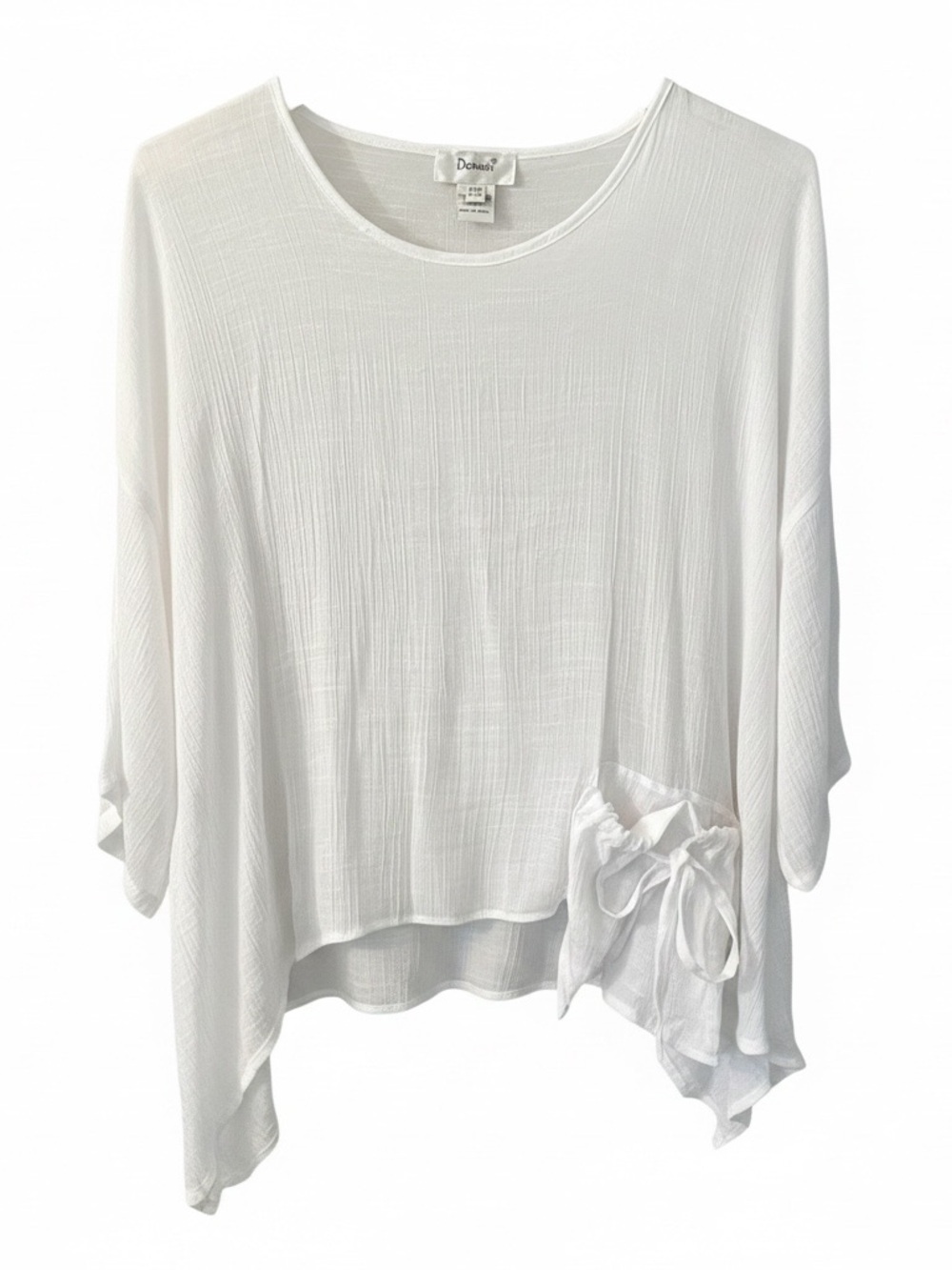 Women’s white vintage top with cute pocket detail by Dorman. Size L/XL.